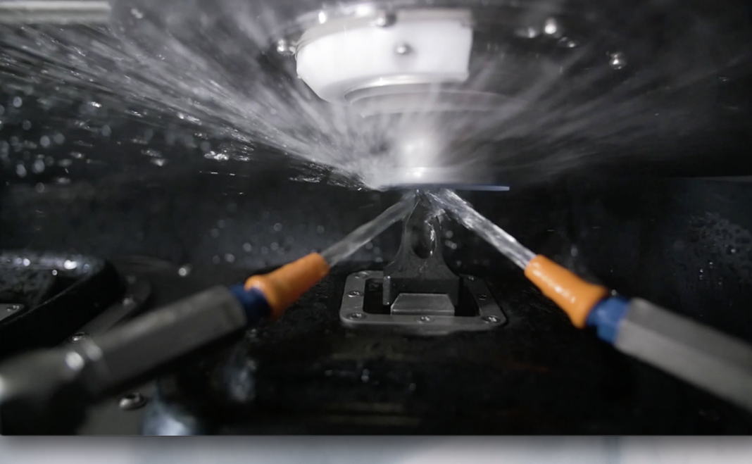 Detail of free-form surface processing (Photo: Fraunhofer IPT)